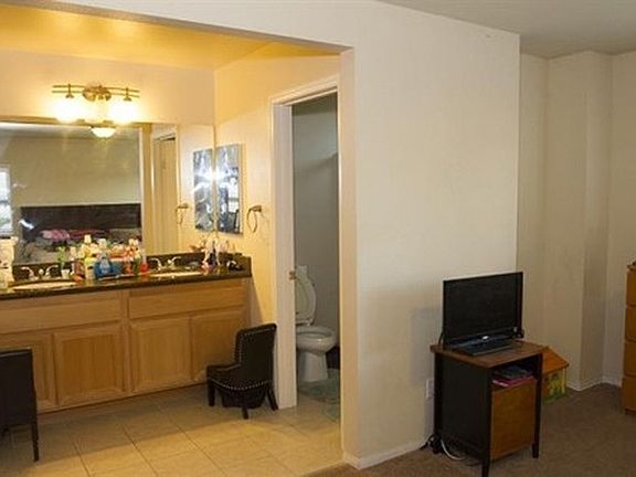 4th image of 1252 Makati St