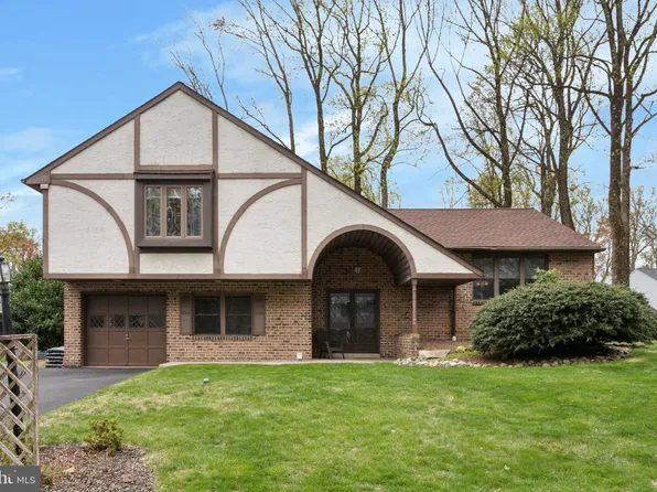 936 Edgewood Ln, Langhorne, PA 19053