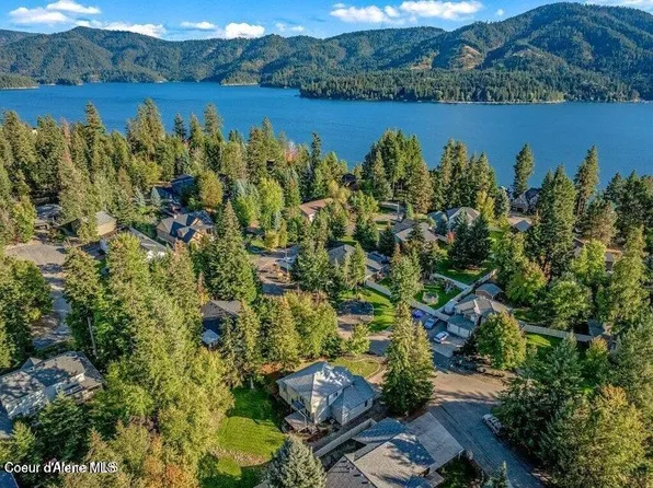2753 E Point Hayden Dr, Hayden Lake, ID 83835