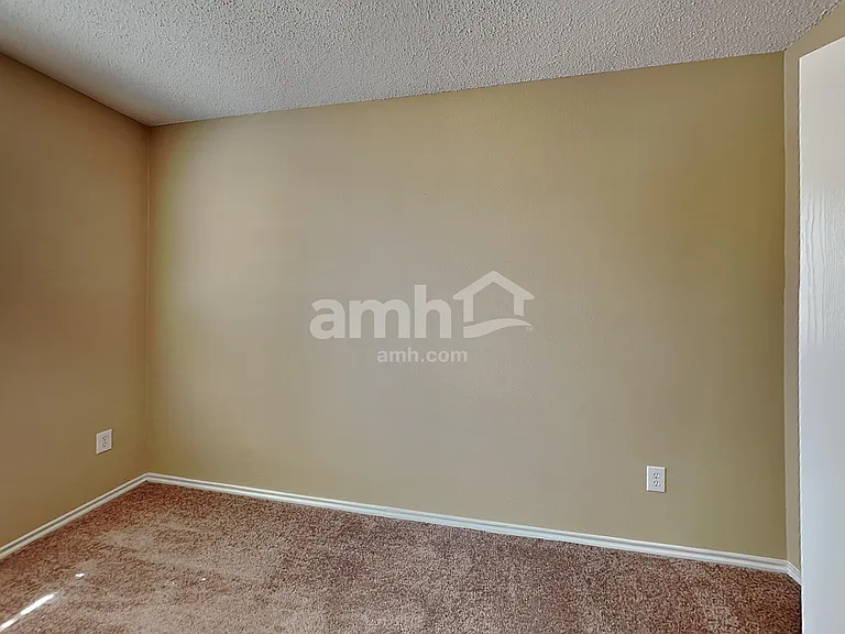 1100 Willow Tree Dr — Photo 13