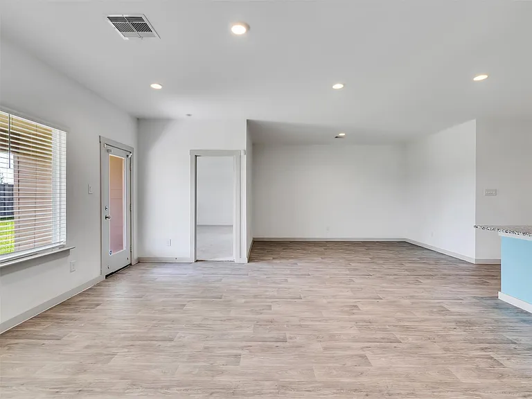 8003 Black Forest Ln — Photo 19