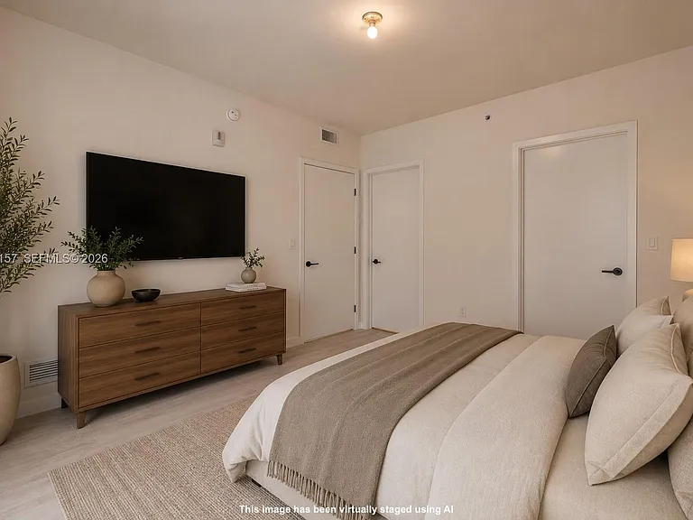 77 SE 5th St #2705 — Photo 9
