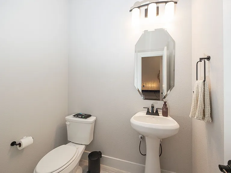 5928 Mustang Creek Ln — Photo 10