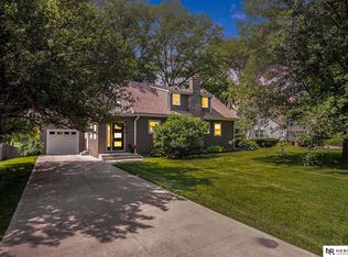 8613 Brentwood Rd, Omaha, NE 68114