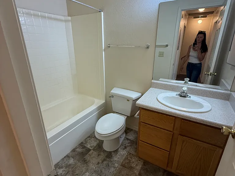 510 S Fountaine St #2 — Photo 12