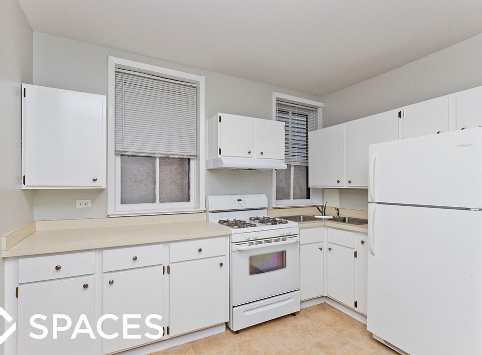 1st image of 2443 N Greenview Ave #Gdn