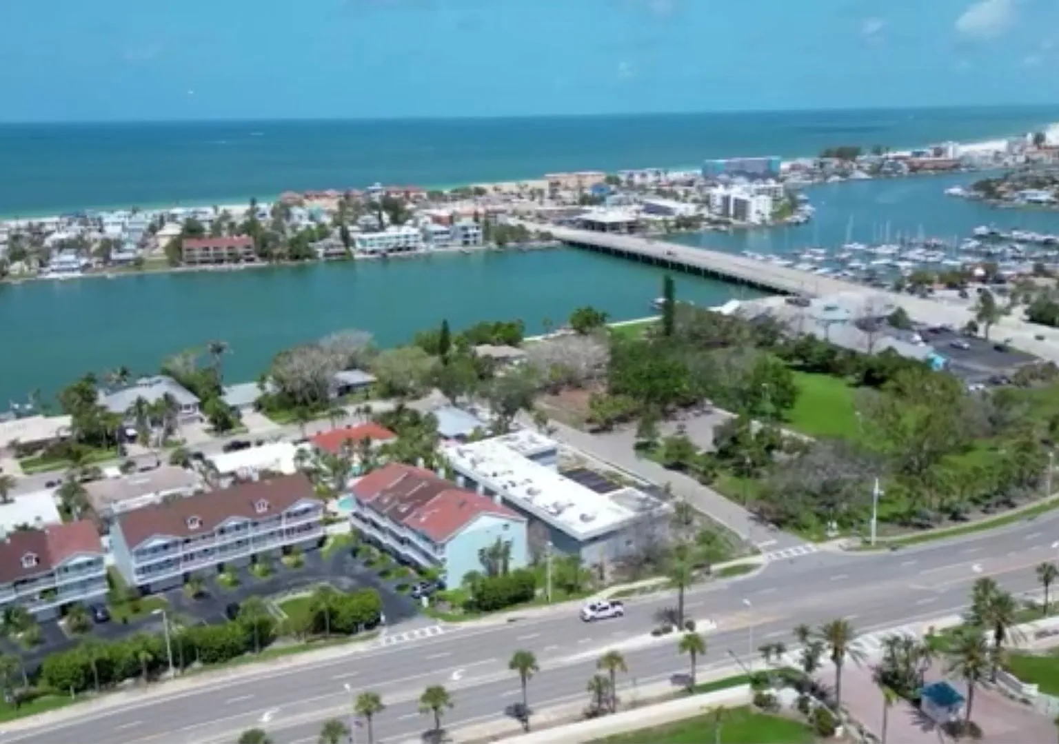 Beautifully Updated 1-Bedroom Apartment in St. Pete Beach — Photo 2