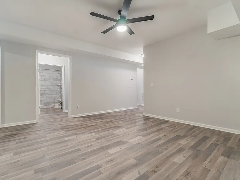 745 Greenwood Ln SW — Photo 3