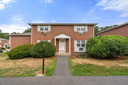 120 Kingston St Photo 1