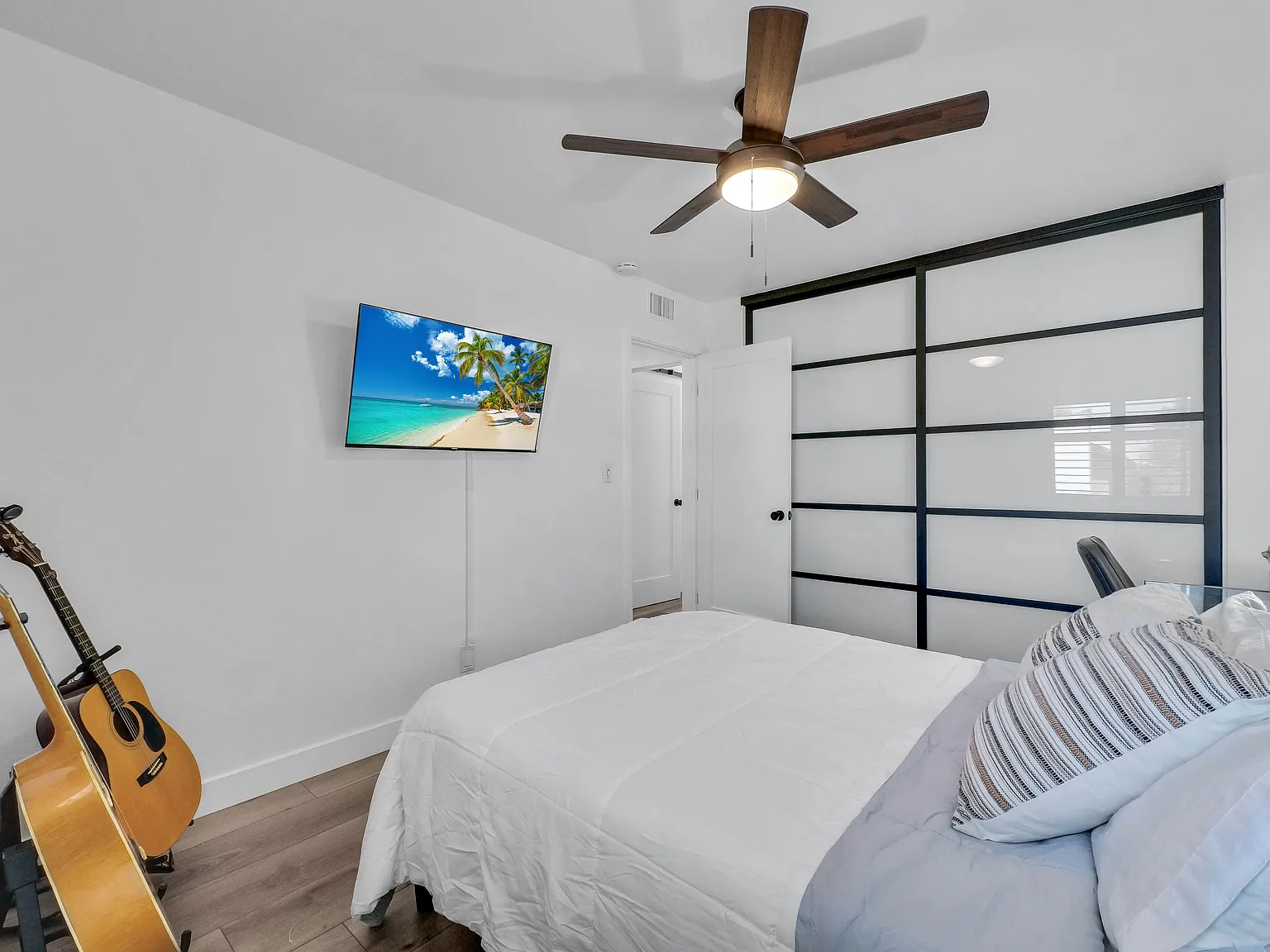 1 bed, 220 sqft, $1,400 — Photo 2