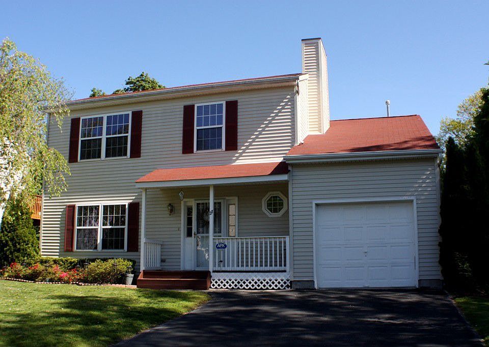 Outstanding Colonial