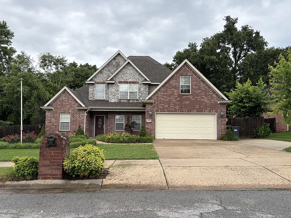 2234 Tall Tree Ln