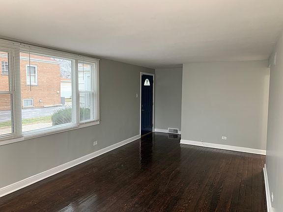 4th image of 8819 S Fairfield Ave