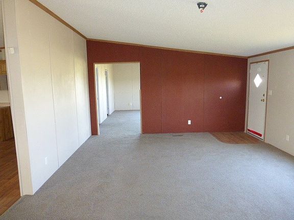 4th image of 200 Deer Valley Ln