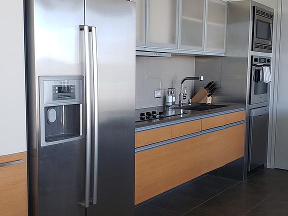 A fully equipped kitchen with everything you need to create a gourmet meal, complemented by top-of-the-line Bosch appliances to make it effortless.