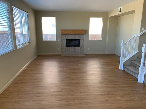 4th image of 11926 Forrest Park Ln