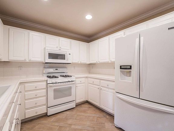 5th image of 1390 Louisiana Lakes Ave