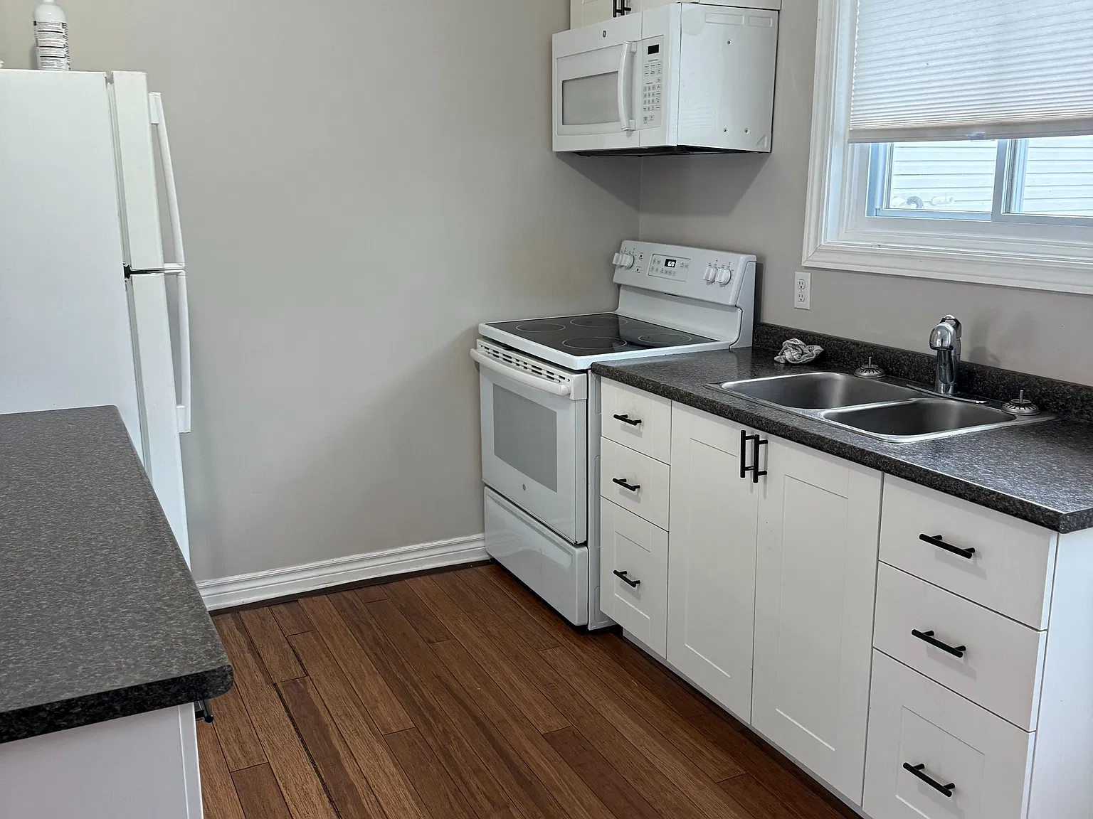 Studio, $1,050 — Photo 3