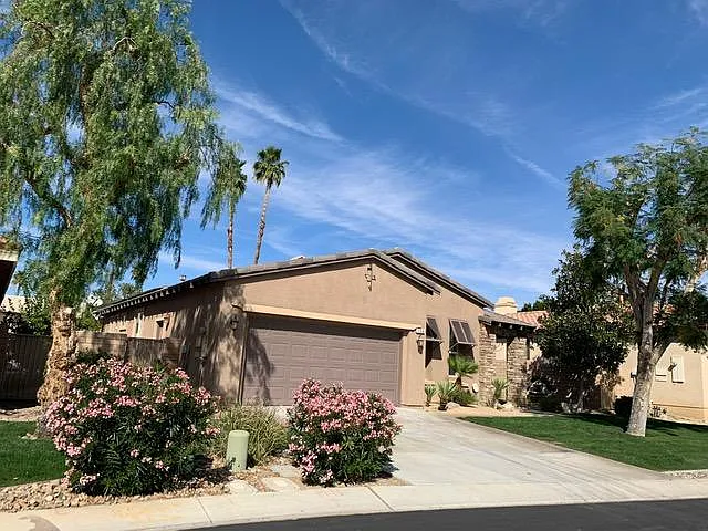 104 Shoreline Dr