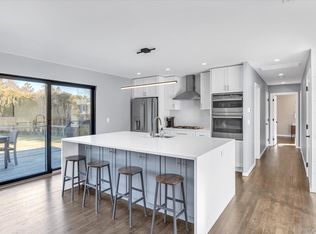 40 Knollwood Drive, Southampton, NY 11968