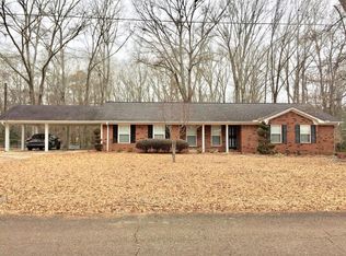 807 Bellview Dr, Aberdeen, MS 39730