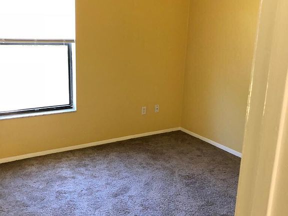 4th image of 240 Orchard St APT 4