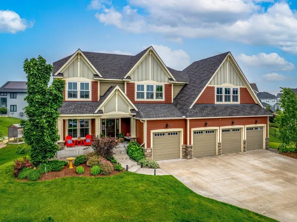 9 Rapp Farm Blvd, North Oaks, MN 55127
