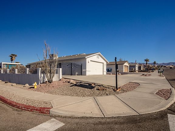 2nd image of 2555 Palisades Dr