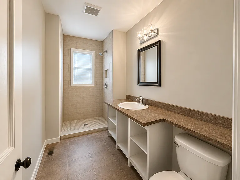 460 Grattan St #2L — Photo 5