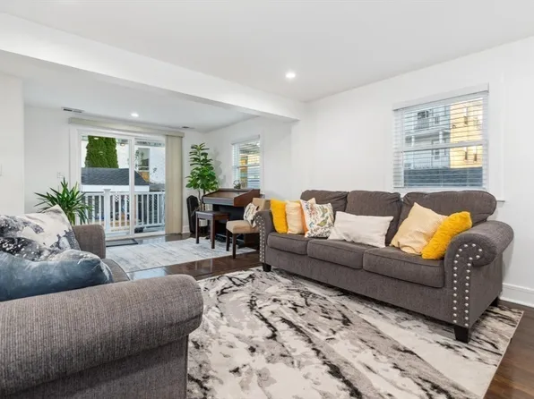 1 Sanborn St, Peabody, MA 01960