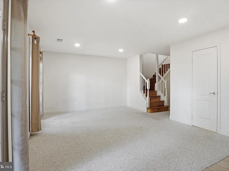 3946 Valley Ridge Dr — Photo 29