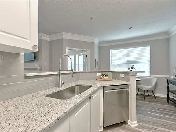 5th image of 5559 Glenridge Dr Unit 1301