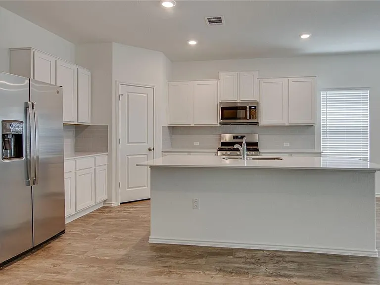 6721 Hartlage St — Photo 15