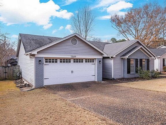 3rd image of 13619 Woodbrook Dr