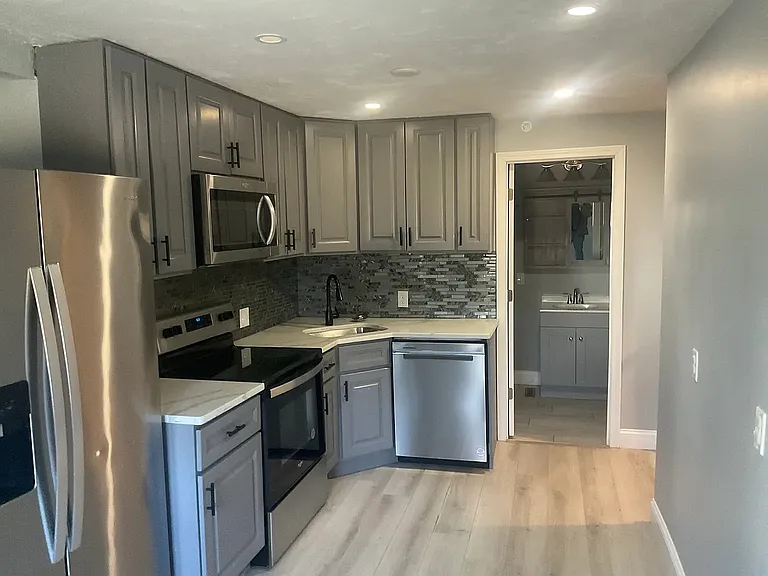 6 W Summer St #3 — Photo 9