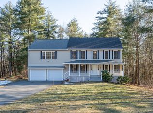17 Buckthorn St, Londonderry, NH 03053