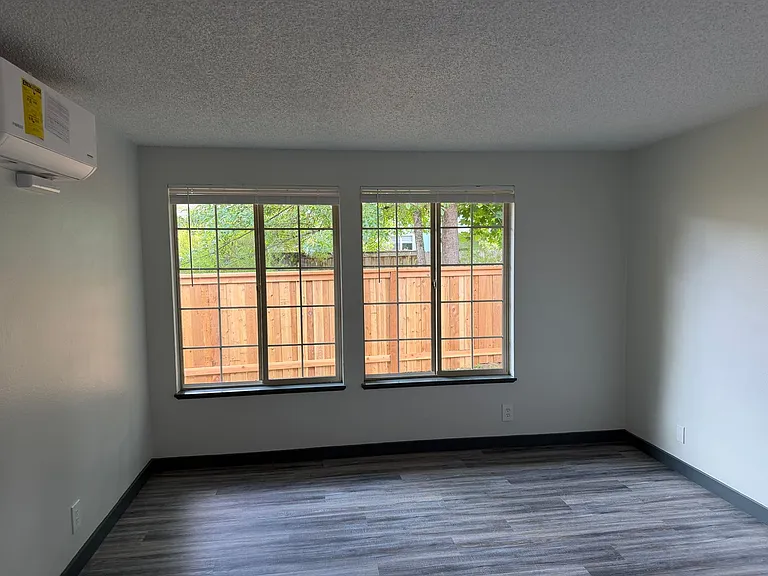 3769 Kevington Ave — Photo 41