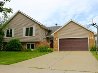 6219 Fairway Dr NW, Rochester, MN 55901