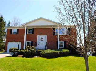 3 Dove Ct, Latham, NY 12110