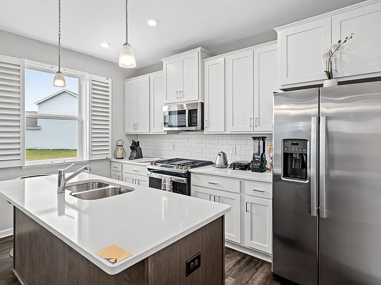 24261 Edgewater Dr — Photo 9