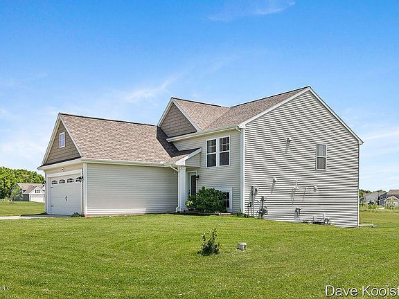 2nd image of 4394 Wood Way Ct NE