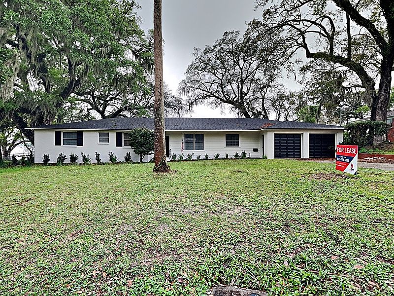 1st image of 210 Noble Cir W