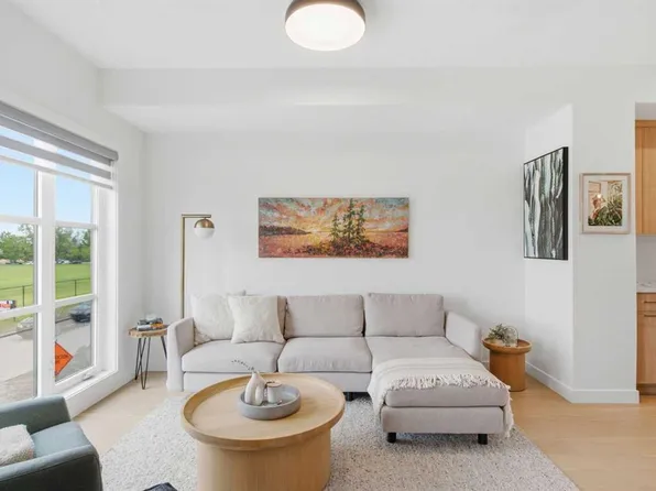 5111 E 19th St SW, Calgary, AB T2T 5E2