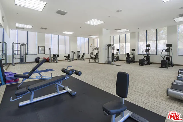 10724 Wilshire Blvd #809 — Photo 20
