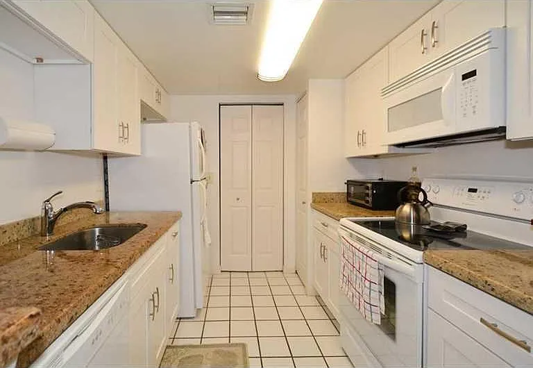 9901 Westview Dr #336 — Photo 3
