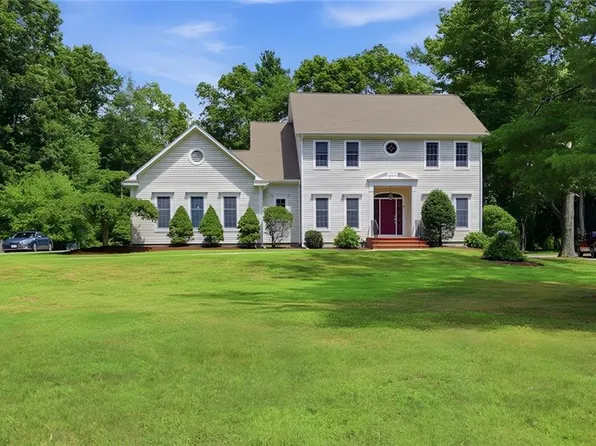 3 Connor Ln, Barrington, RI 02806