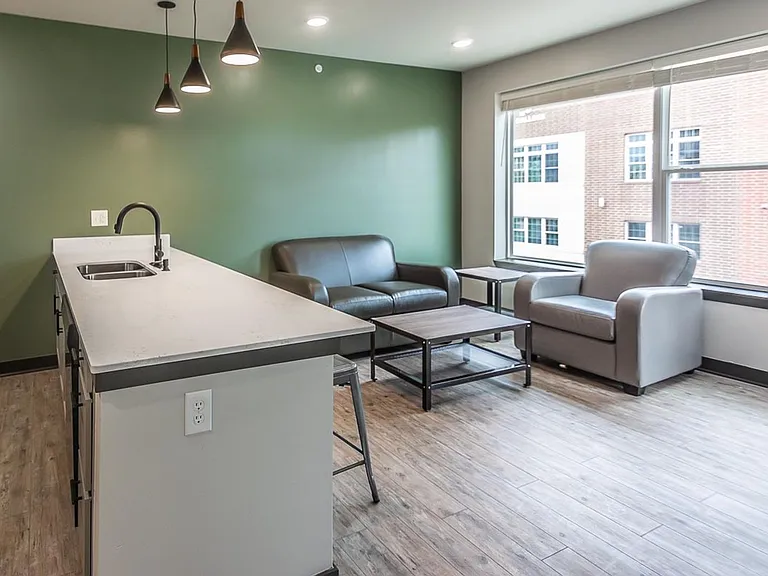 The Bentley Apartments — Photo 18