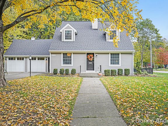 2nd image of 2515 Maplewood Dr SE