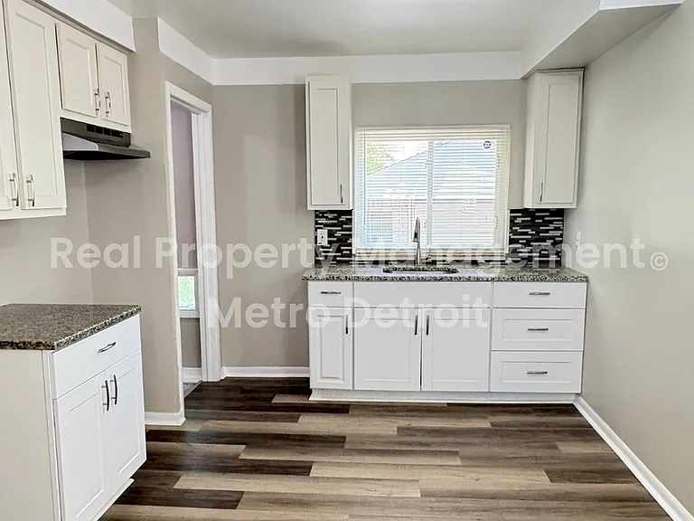 19535 Woodmont St — Photo 7