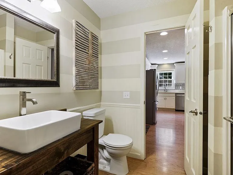 8816 Knollwood Dr — Photo 14